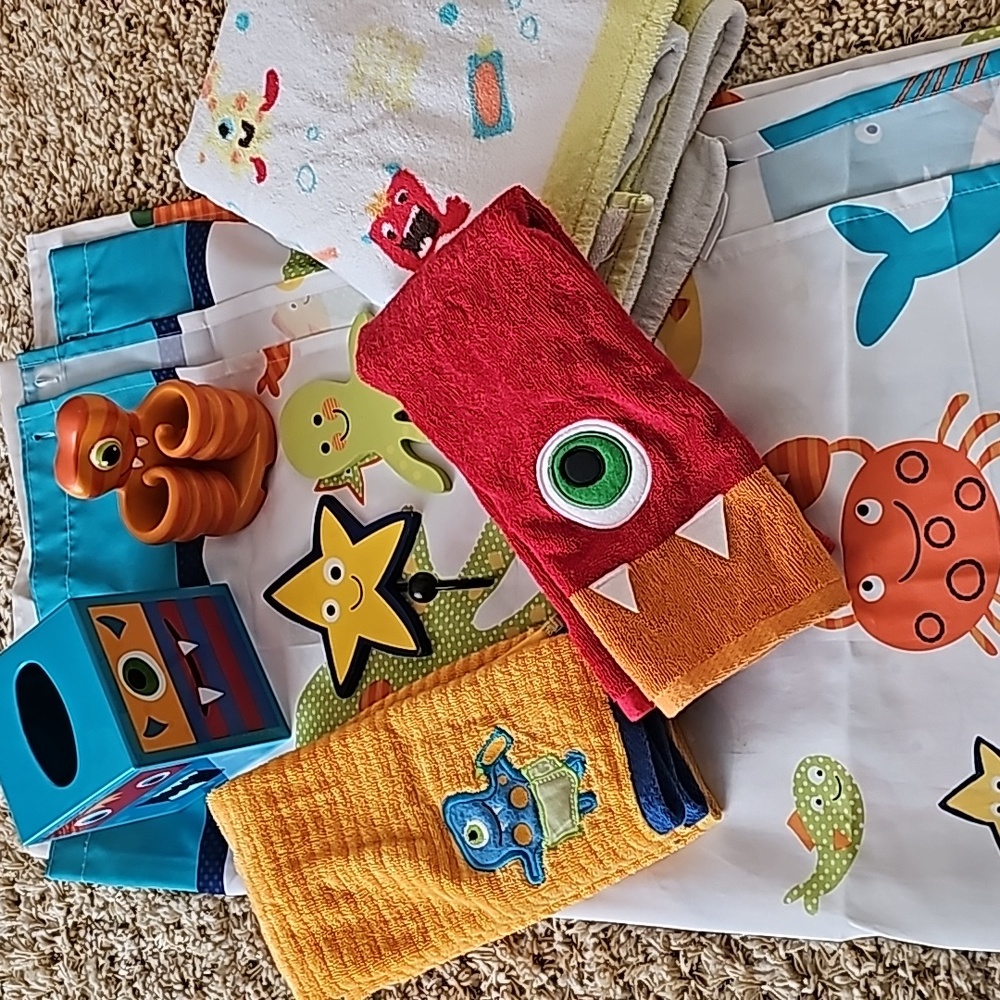 Kids bathroom set